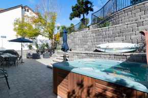 La Jolla Mesa Manor